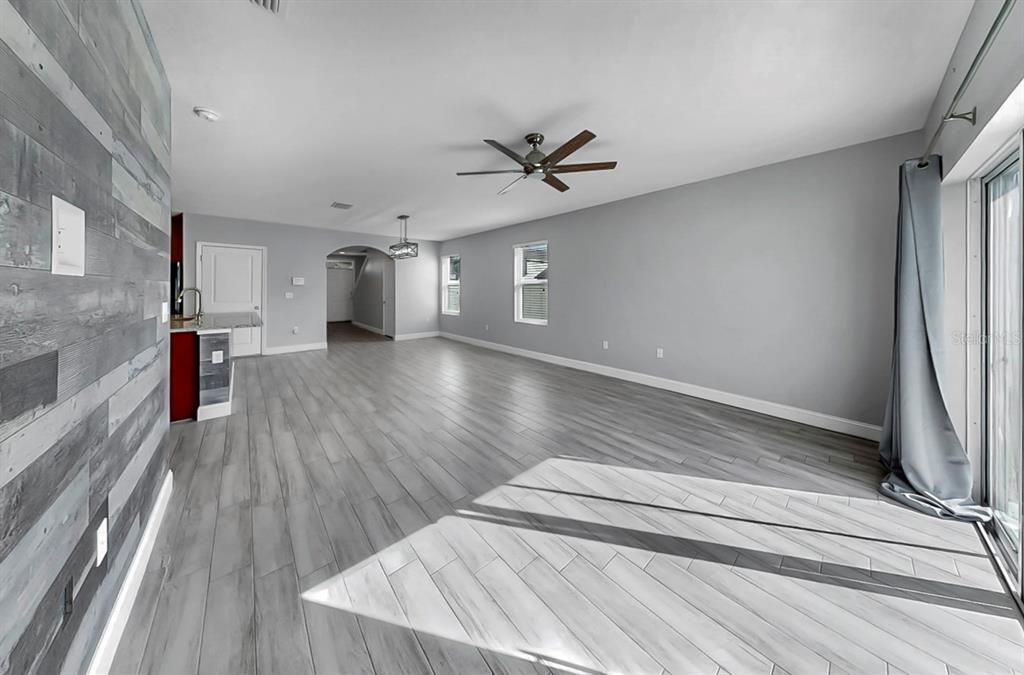 En Venta: $375,000 (5 camas, 3 baños, 2522 Pies cuadrados)