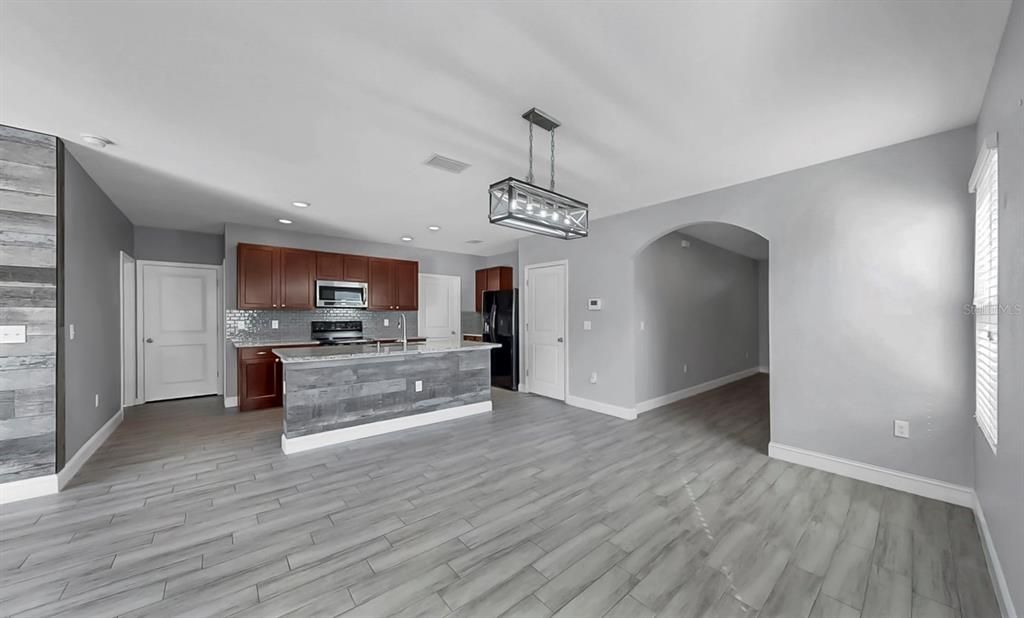 En Venta: $375,000 (5 camas, 3 baños, 2522 Pies cuadrados)