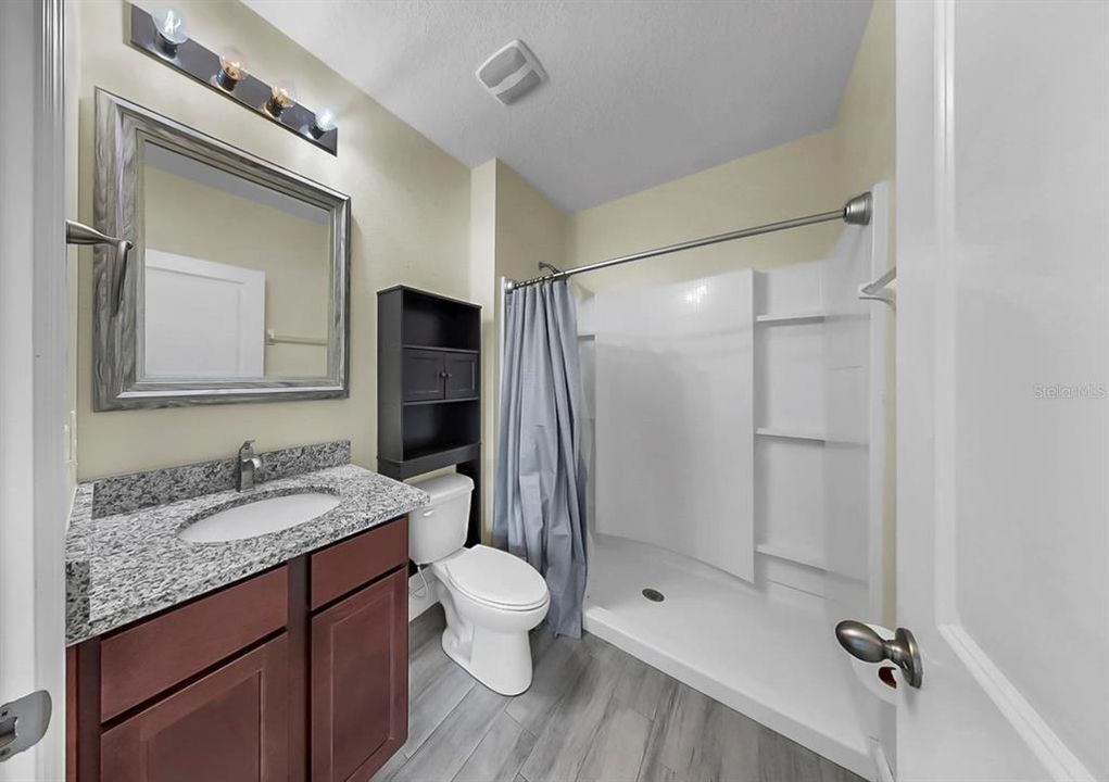 En Venta: $375,000 (5 camas, 3 baños, 2522 Pies cuadrados)