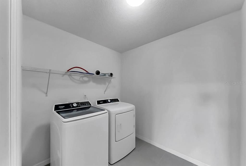 En Venta: $375,000 (5 camas, 3 baños, 2522 Pies cuadrados)