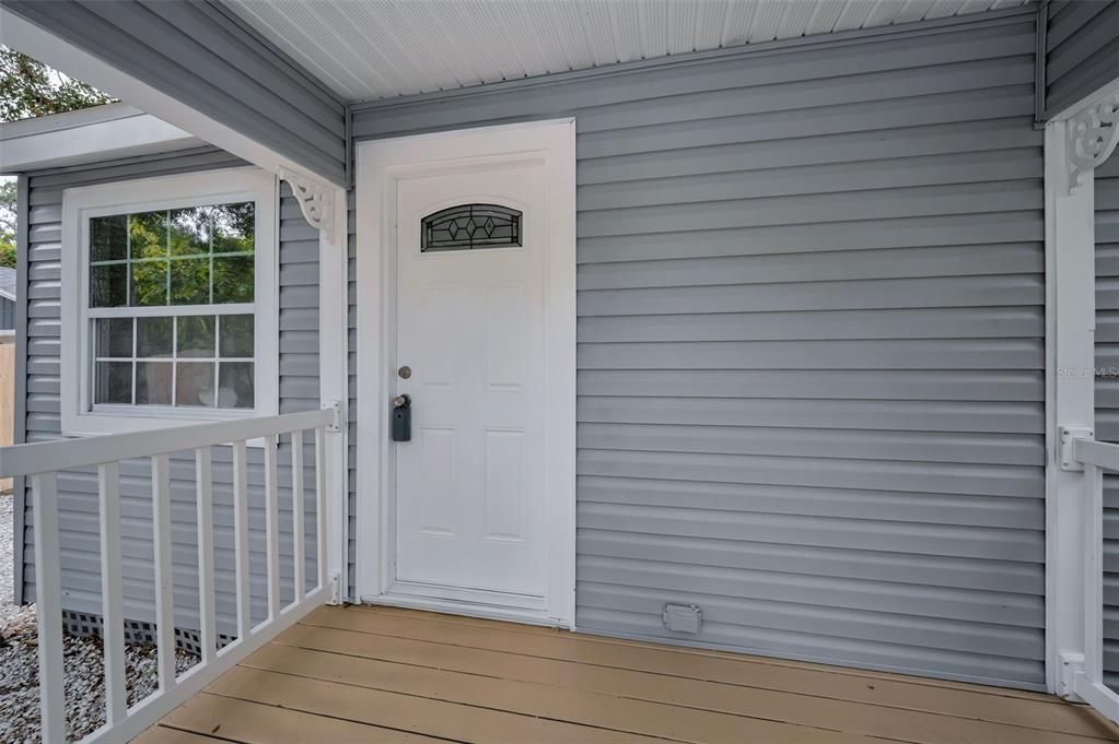 For Sale: $259,000 (2 beds, 1 baths, 660 Square Feet)