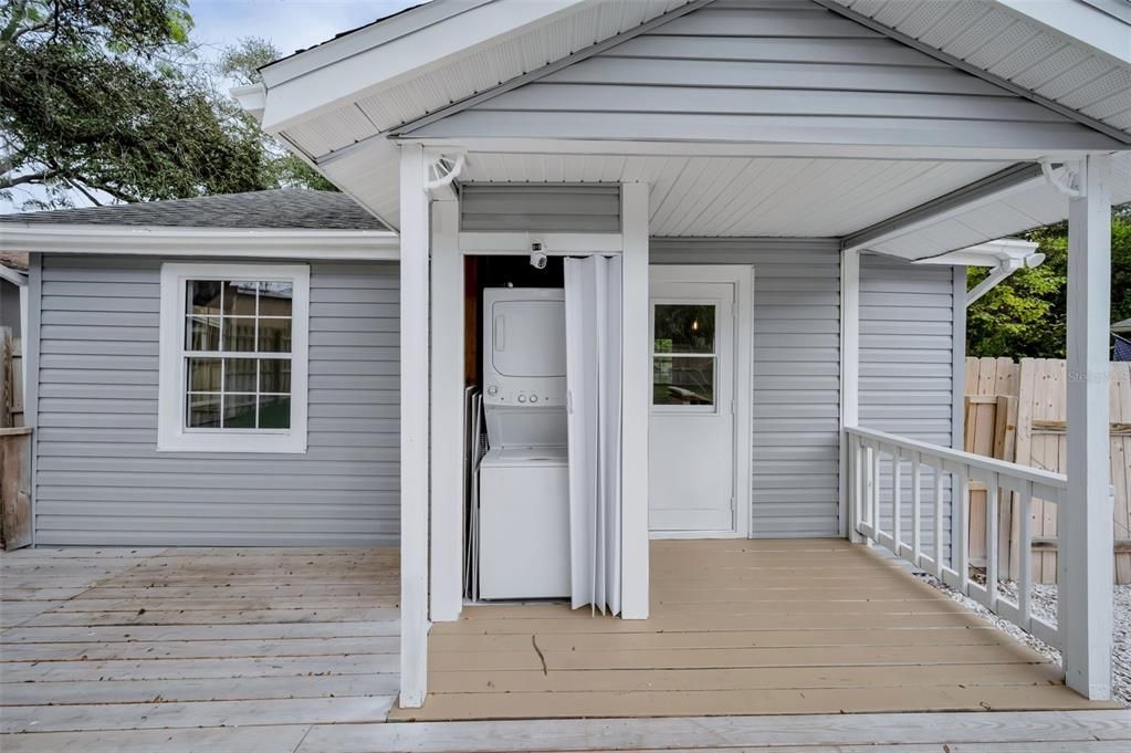 For Sale: $259,000 (2 beds, 1 baths, 660 Square Feet)