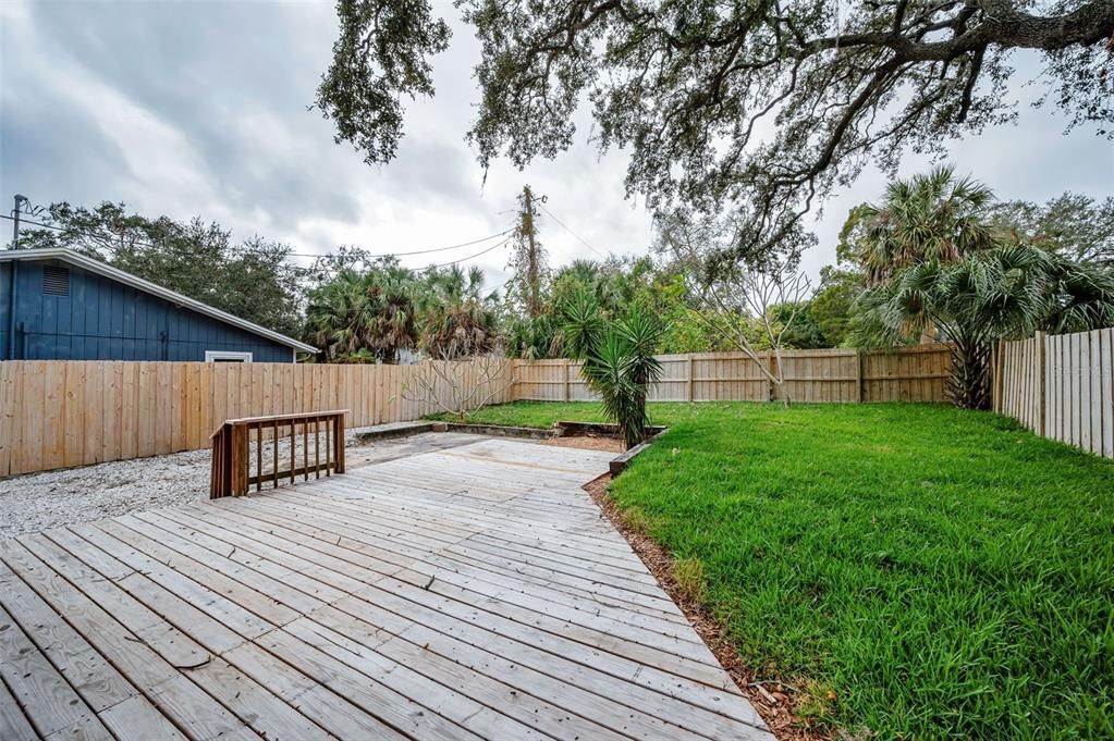 For Sale: $259,000 (2 beds, 1 baths, 660 Square Feet)