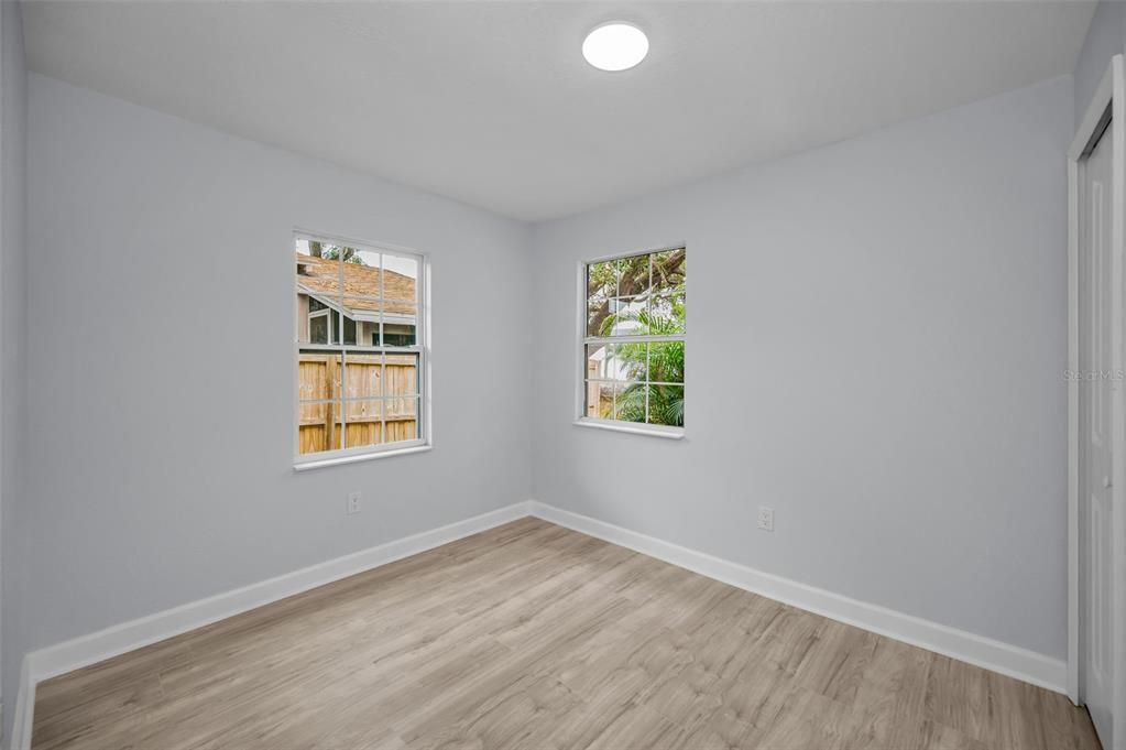 For Sale: $259,000 (2 beds, 1 baths, 660 Square Feet)