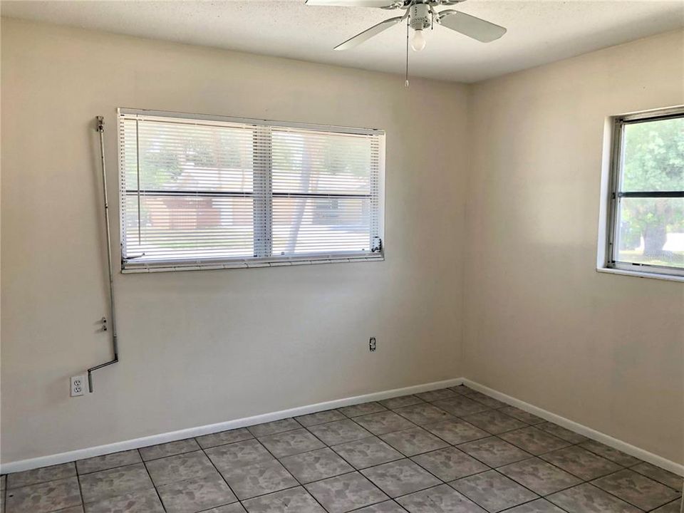 For Rent: $2,195 (3 beds, 2 baths, 1176 Square Feet)