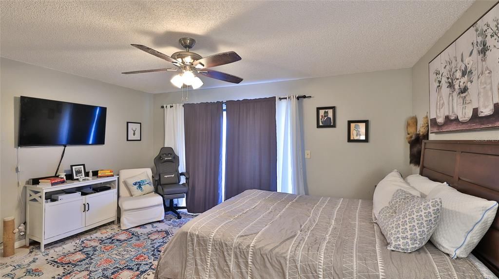 На продажу: $300,000 (2 спален, 2 ванн, 1536 Квадратных фут)