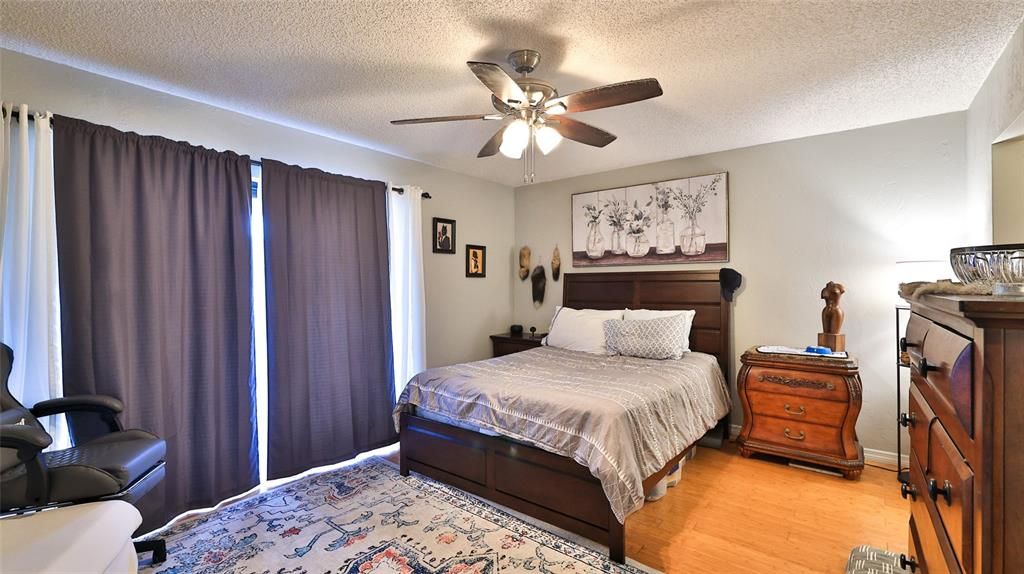 На продажу: $300,000 (2 спален, 2 ванн, 1536 Квадратных фут)