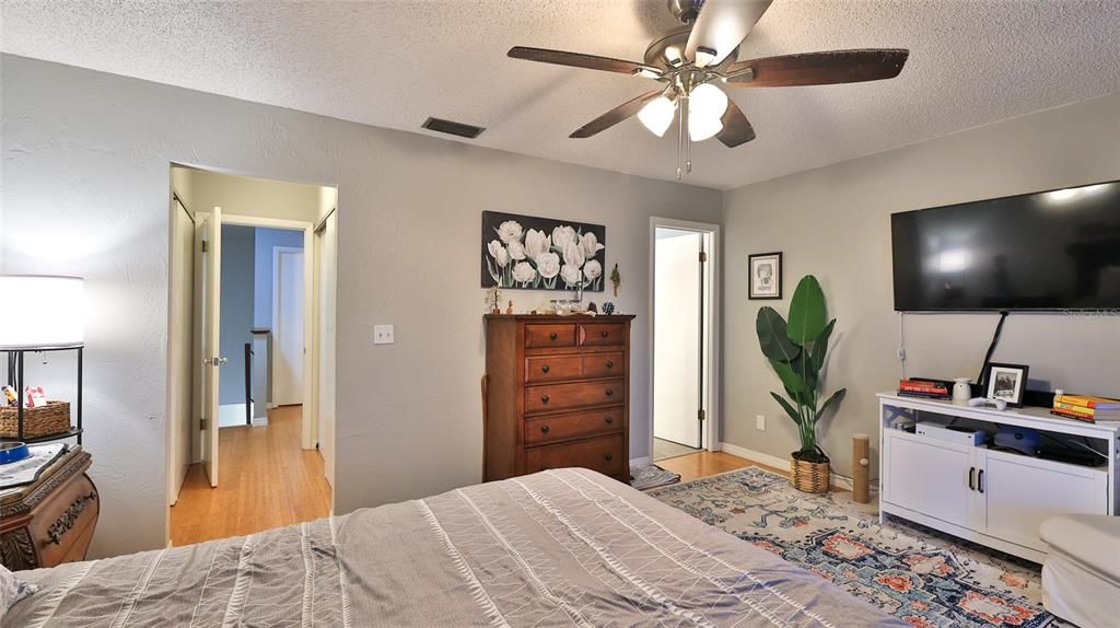 На продажу: $300,000 (2 спален, 2 ванн, 1536 Квадратных фут)