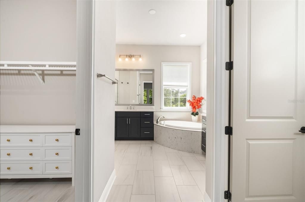 待售: $949,900 (4 贝兹, 4 浴室, 3219 平方英尺)