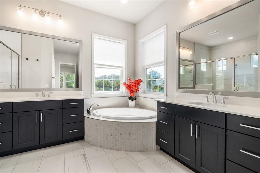 待售: $949,900 (4 贝兹, 4 浴室, 3219 平方英尺)