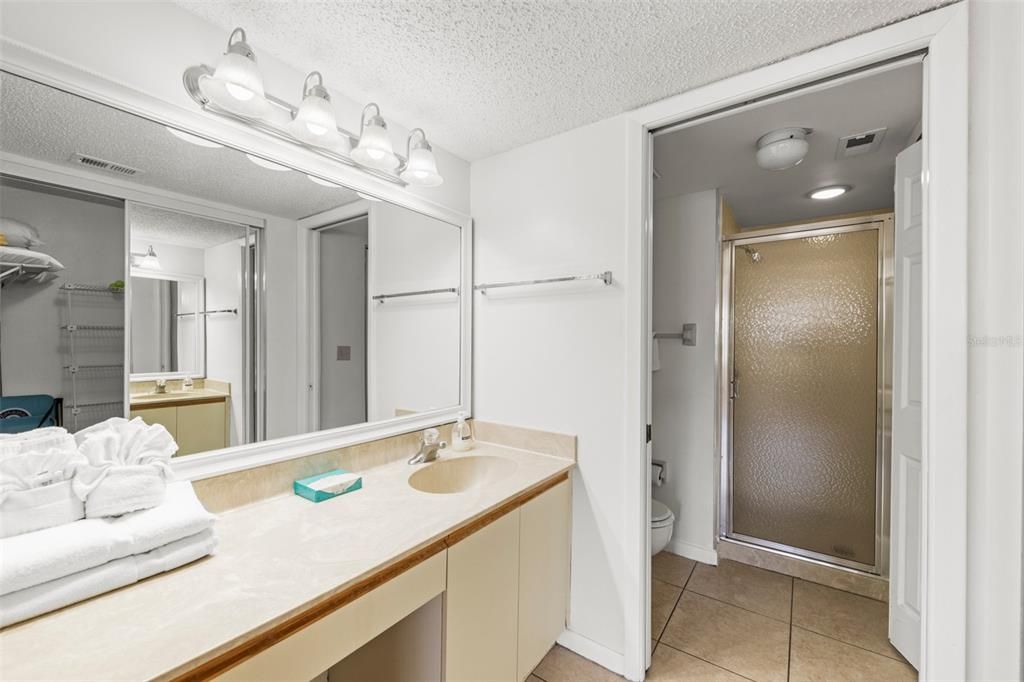 For Sale: $189,000 (2 beds, 2 baths, 1174 Square Feet)