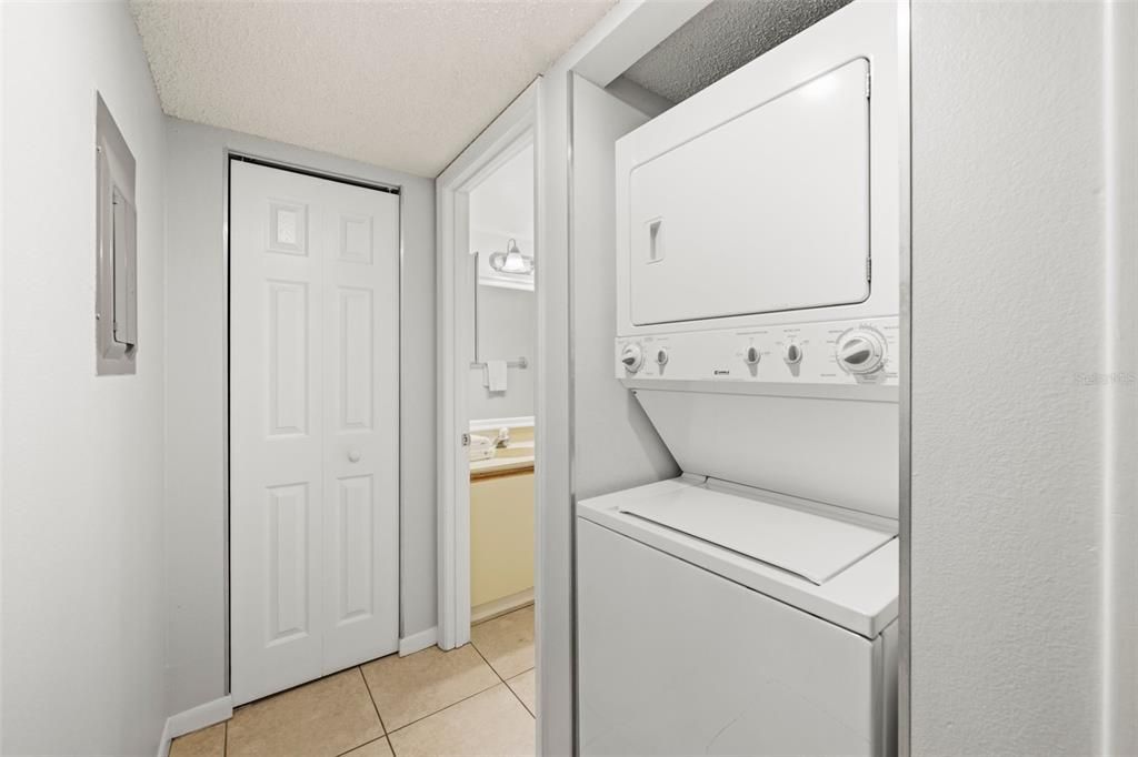 For Sale: $189,000 (2 beds, 2 baths, 1174 Square Feet)