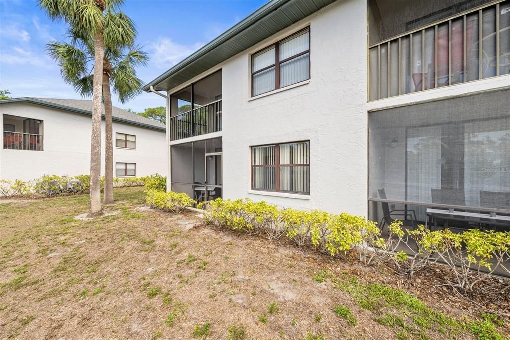 For Sale: $189,000 (2 beds, 2 baths, 1174 Square Feet)