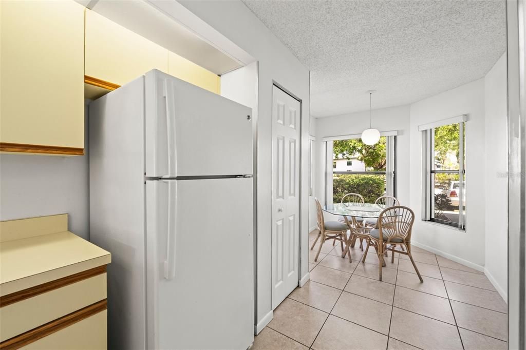 For Sale: $189,000 (2 beds, 2 baths, 1174 Square Feet)