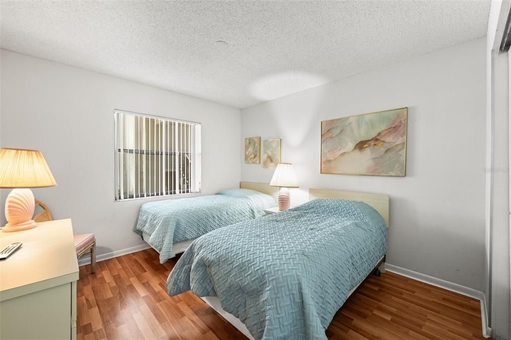 For Sale: $189,000 (2 beds, 2 baths, 1174 Square Feet)