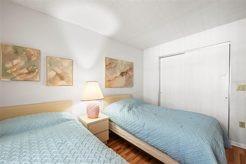 For Sale: $189,000 (2 beds, 2 baths, 1174 Square Feet)