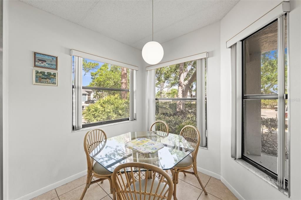 For Sale: $189,000 (2 beds, 2 baths, 1174 Square Feet)