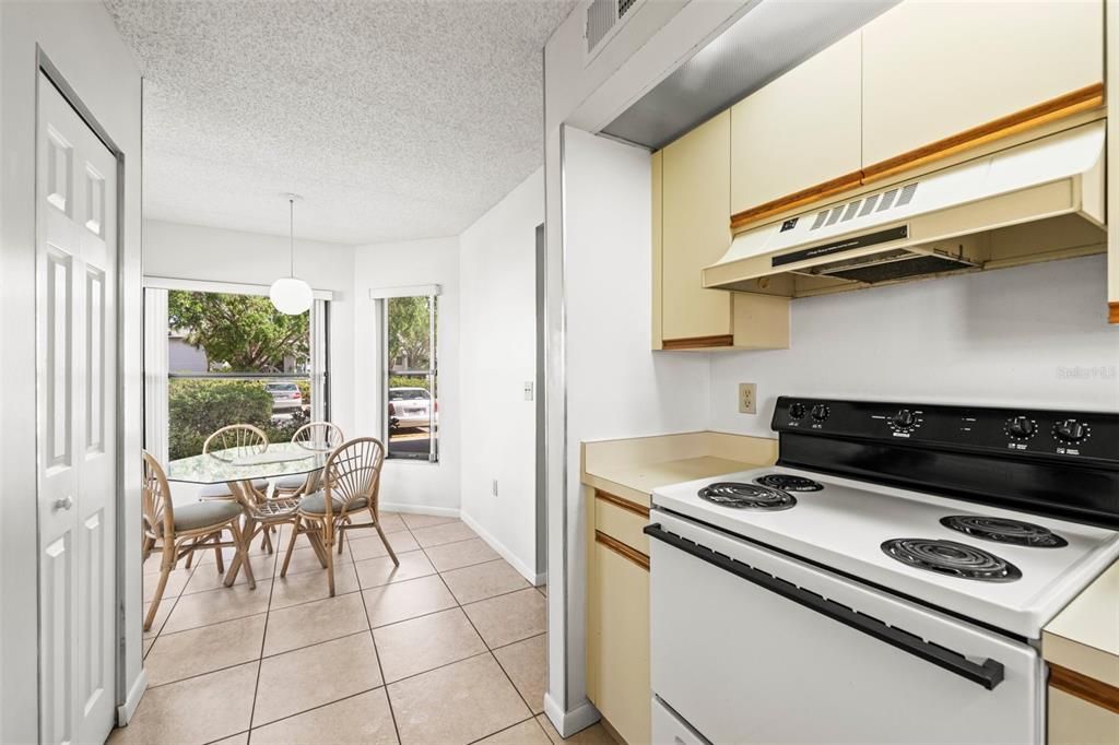 For Sale: $189,000 (2 beds, 2 baths, 1174 Square Feet)