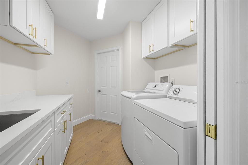 For Sale: $964,700 (4 beds, 2 baths, 2792 Square Feet)