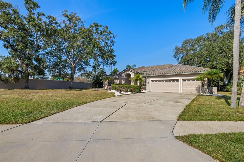 For Sale: $964,700 (4 beds, 2 baths, 2792 Square Feet)