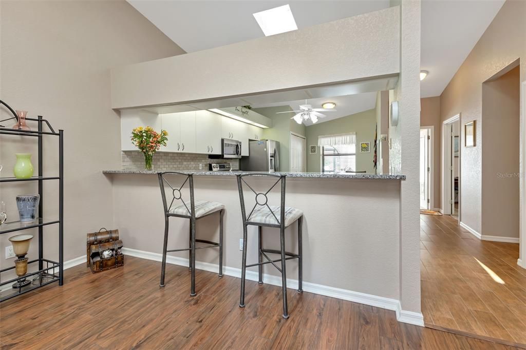 出租: $1,785 (2 贝兹, 2 浴室, 1631 平方英尺)