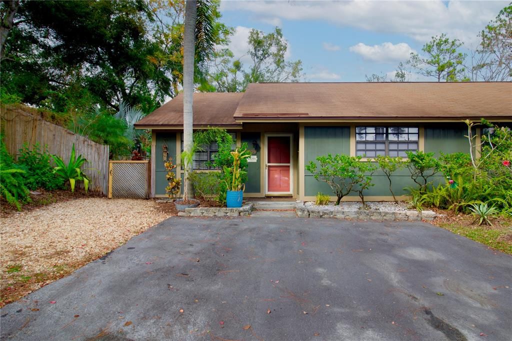 待售: $389,000 (2 贝兹, 2 浴室, 960 平方英尺)