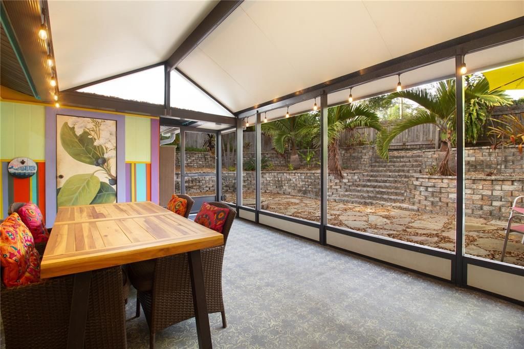 待售: $389,000 (2 贝兹, 2 浴室, 960 平方英尺)