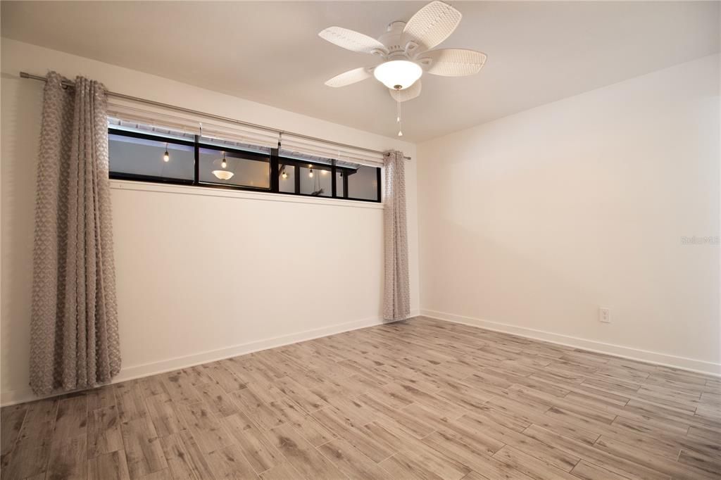 待售: $389,000 (2 贝兹, 2 浴室, 960 平方英尺)