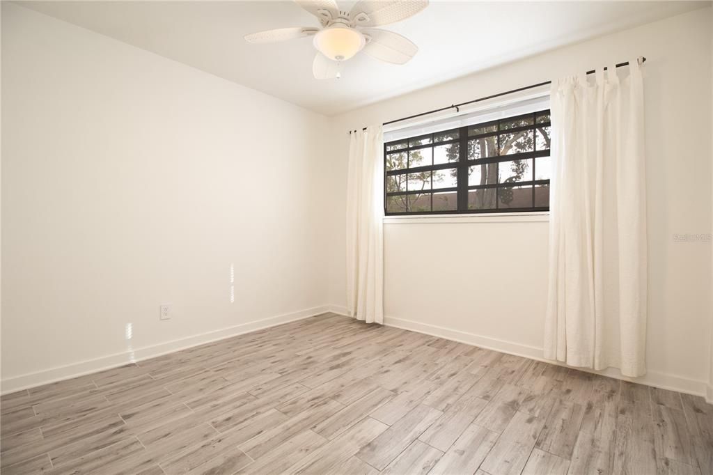 待售: $389,000 (2 贝兹, 2 浴室, 960 平方英尺)