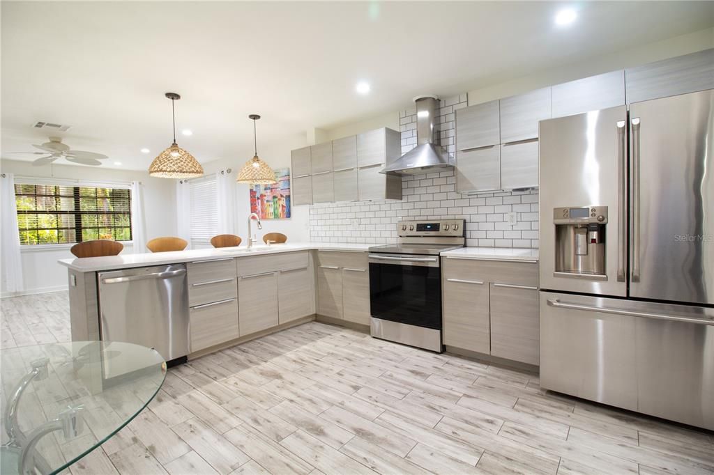 待售: $389,000 (2 贝兹, 2 浴室, 960 平方英尺)