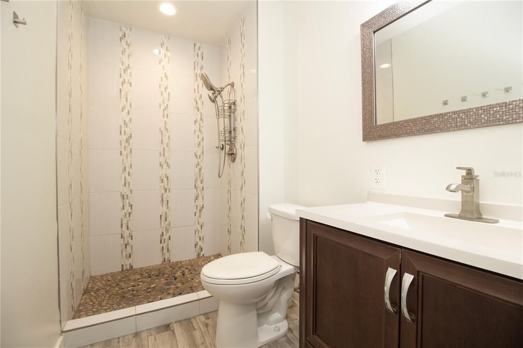 待售: $389,000 (2 贝兹, 2 浴室, 960 平方英尺)