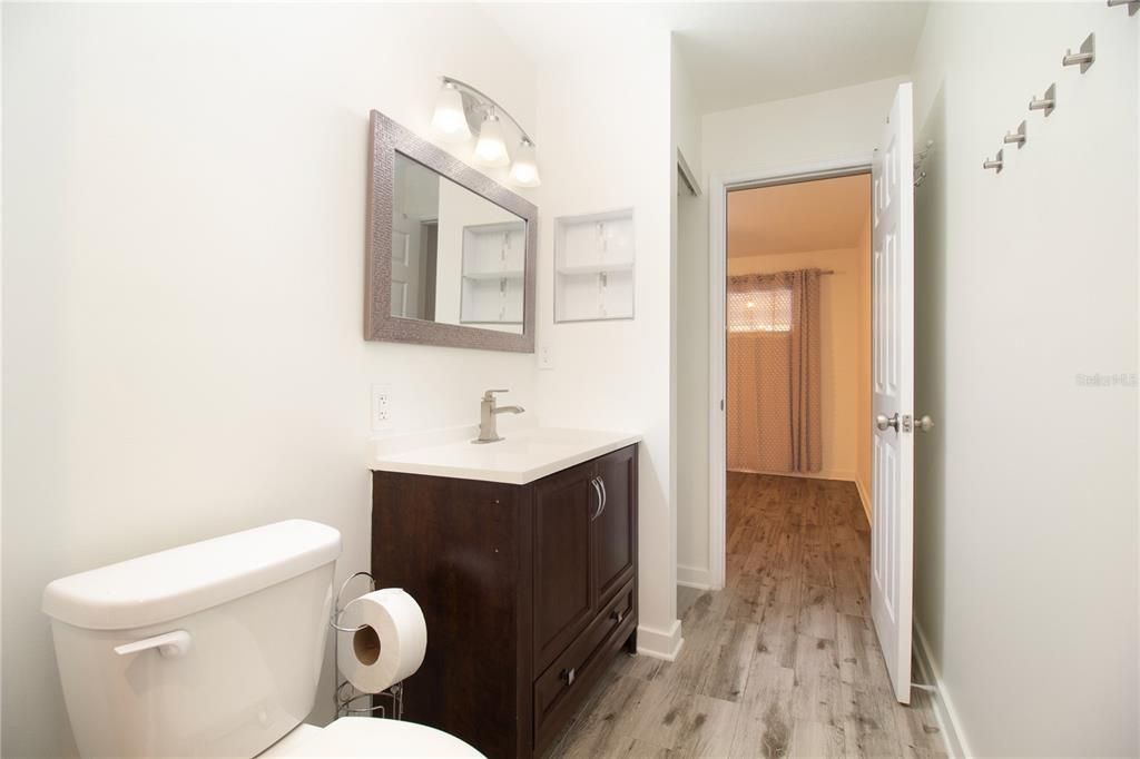 待售: $389,000 (2 贝兹, 2 浴室, 960 平方英尺)