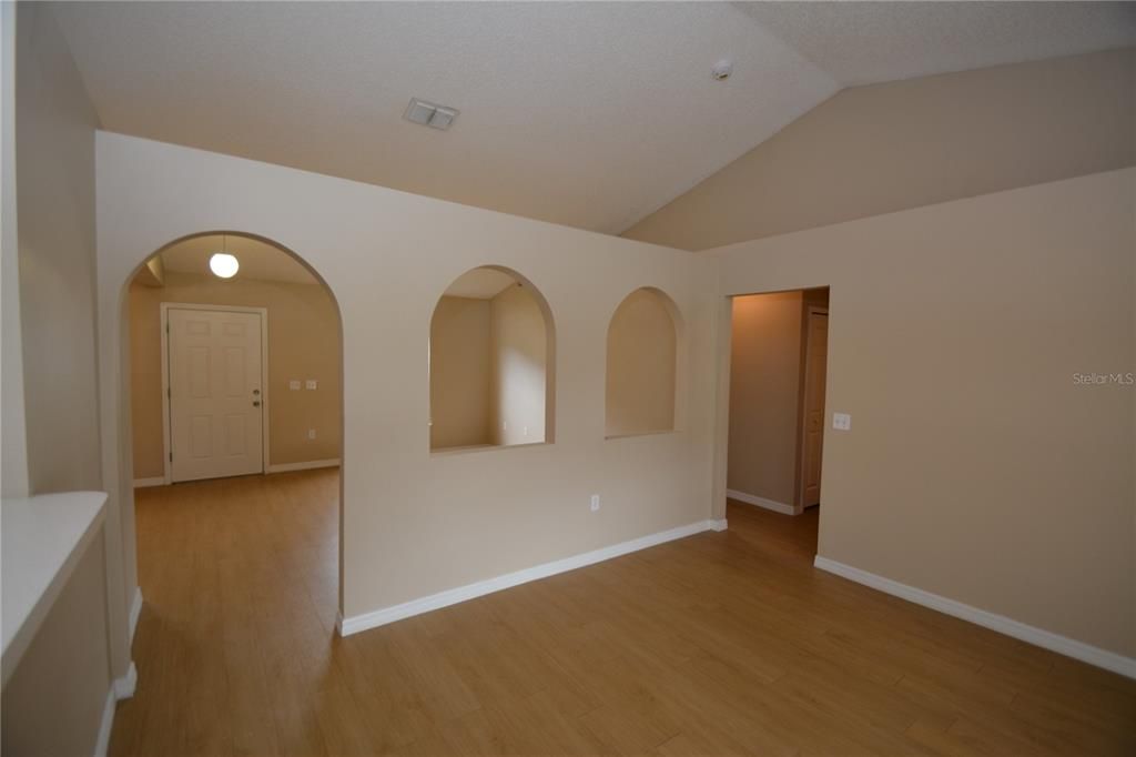 В аренду: $1,950 (3 спален, 2 ванн, 1619 Квадратных фут)