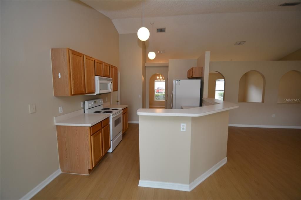 В аренду: $1,950 (3 спален, 2 ванн, 1619 Квадратных фут)