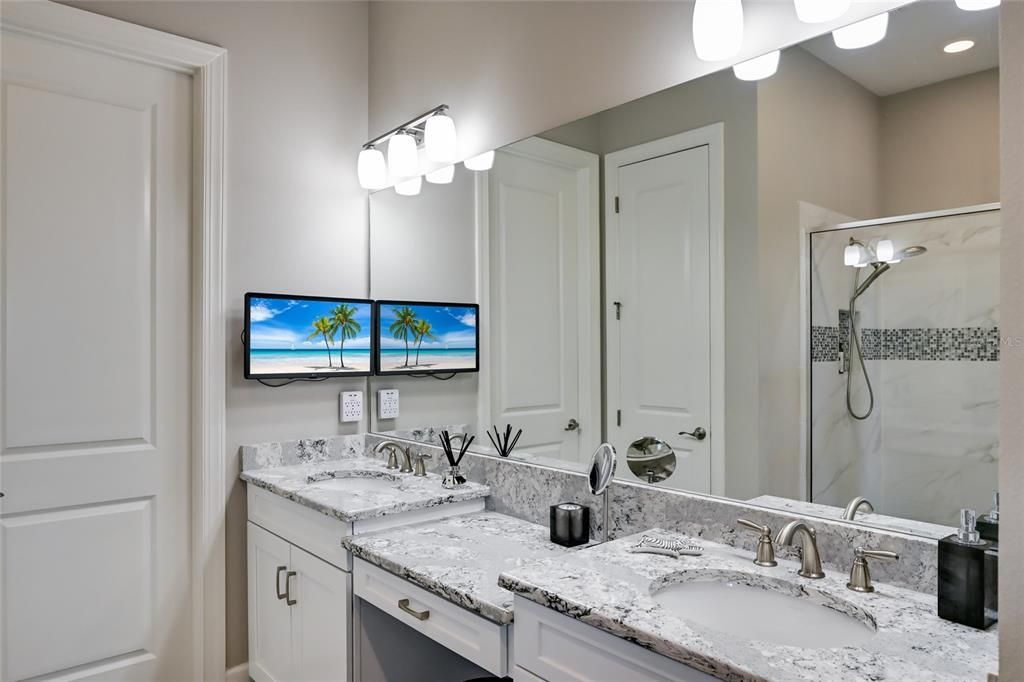 На продажу: $1,199,000 (3 спален, 3 ванн, 2311 Квадратных фут)