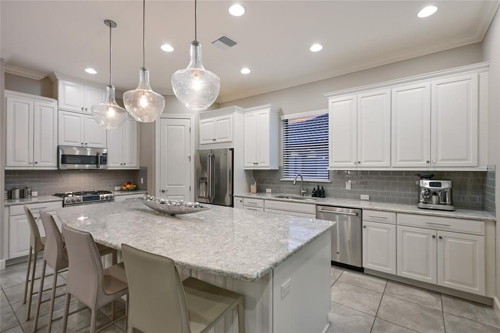 На продажу: $1,199,000 (3 спален, 3 ванн, 2311 Квадратных фут)