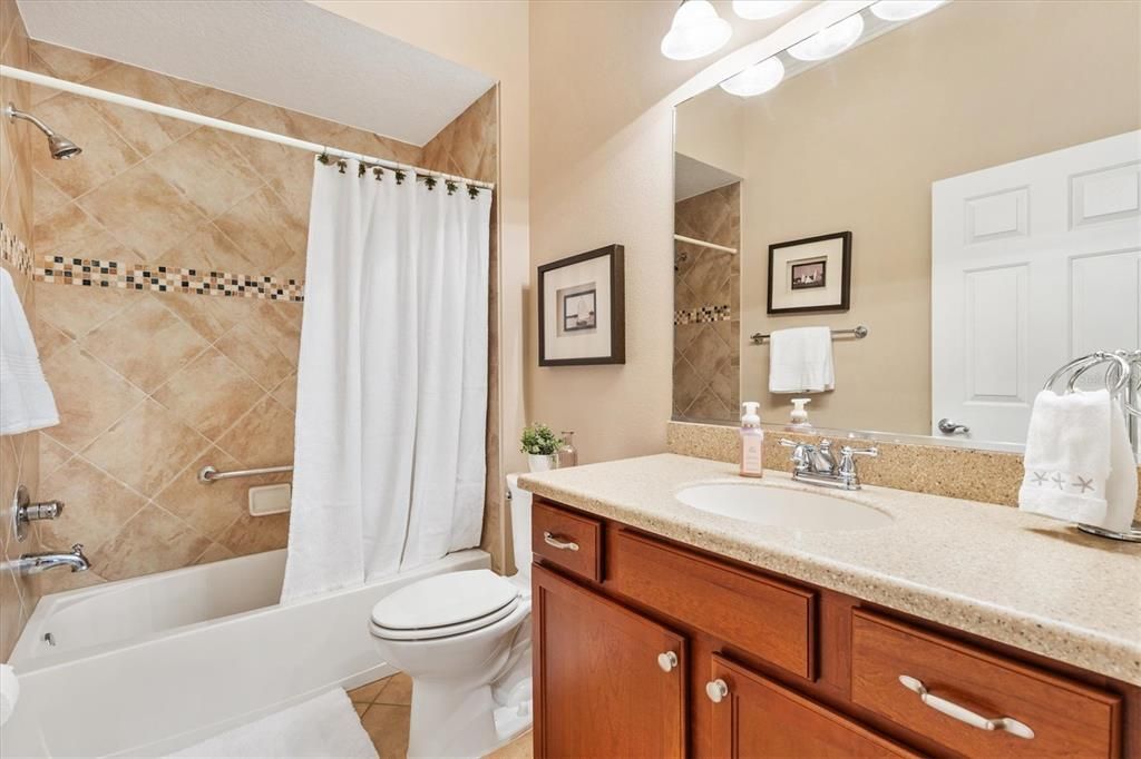 На продажу: $465,000 (3 спален, 2 ванн, 1939 Квадратных фут)