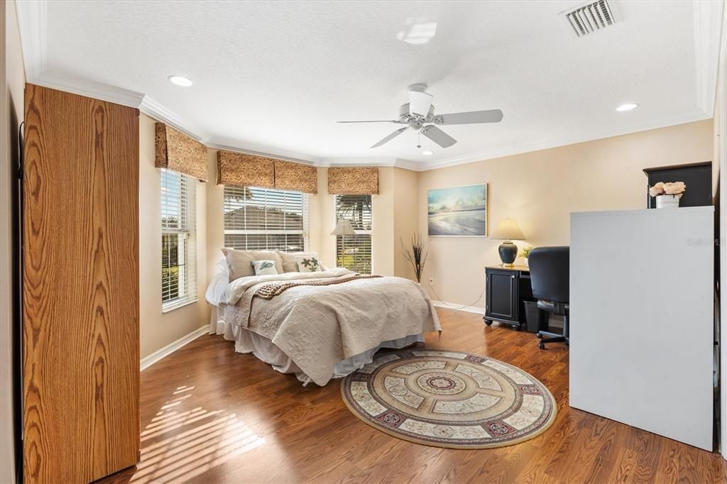 На продажу: $465,000 (3 спален, 2 ванн, 1939 Квадратных фут)