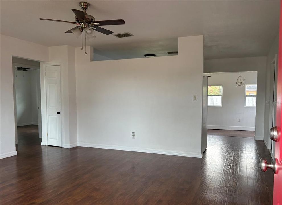 На продажу: $365,000 (3 спален, 2 ванн, 1246 Квадратных фут)