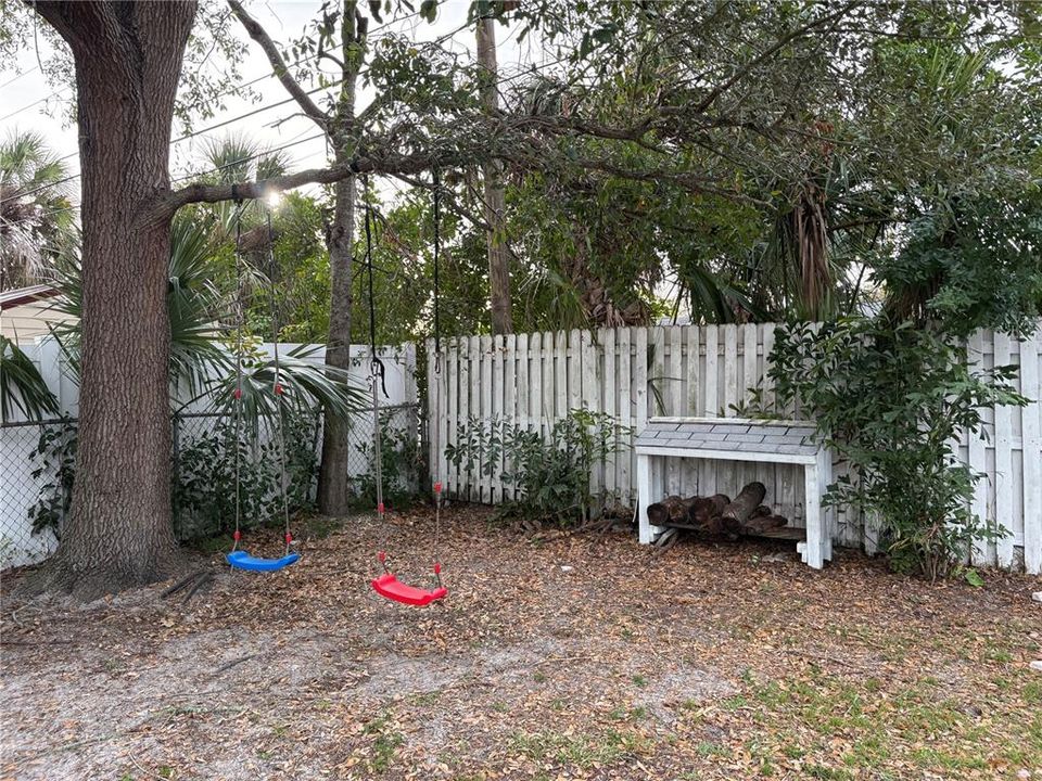 На продажу: $365,000 (3 спален, 2 ванн, 1246 Квадратных фут)