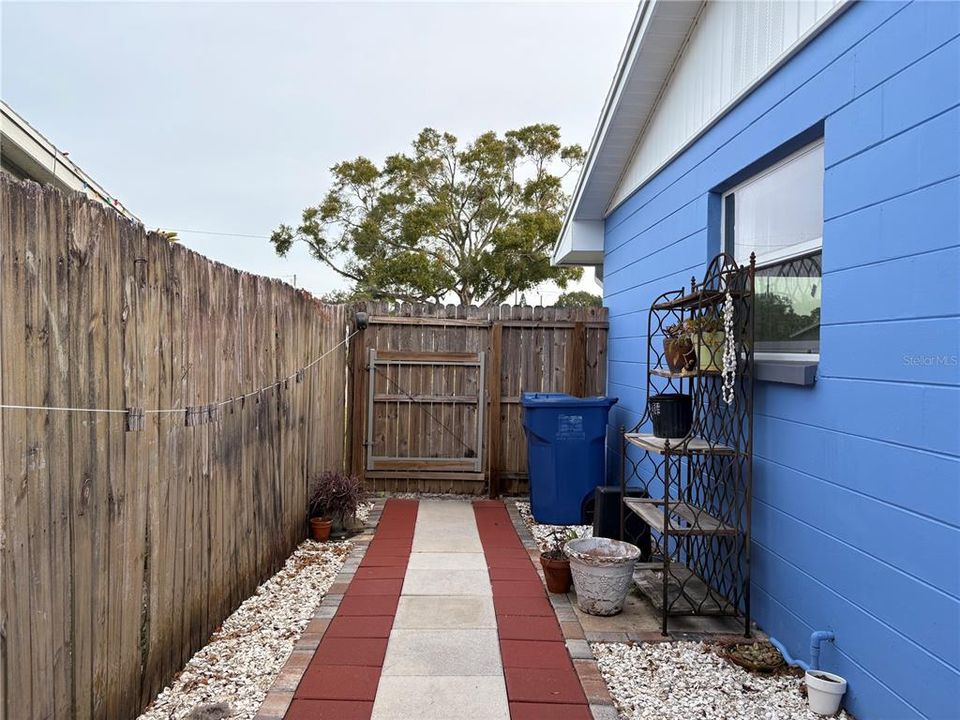 На продажу: $365,000 (3 спален, 2 ванн, 1246 Квадратных фут)