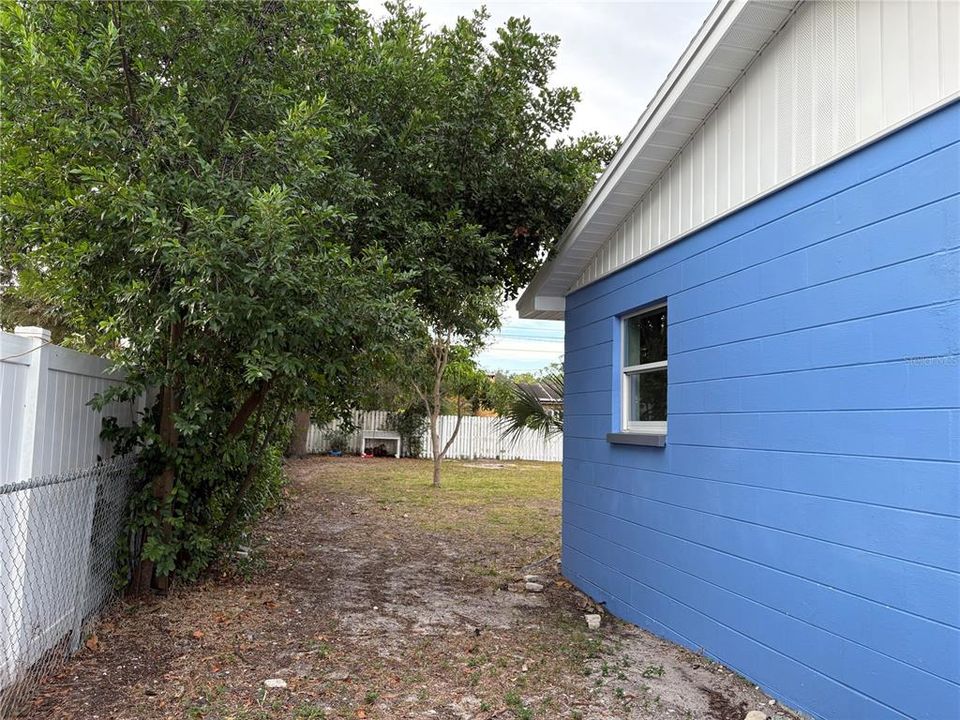 На продажу: $365,000 (3 спален, 2 ванн, 1246 Квадратных фут)