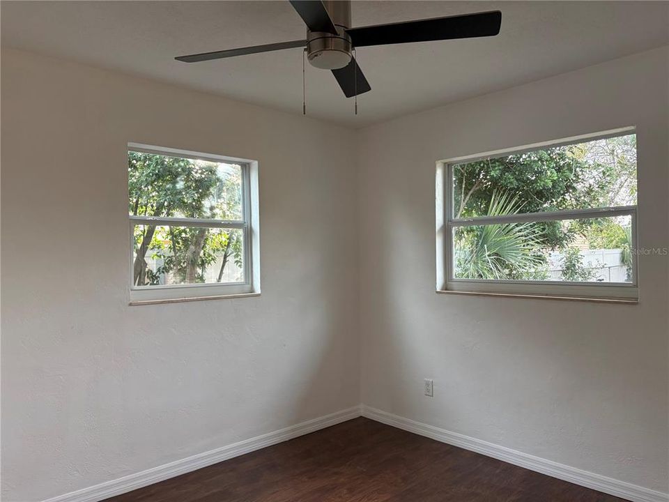 На продажу: $365,000 (3 спален, 2 ванн, 1246 Квадратных фут)