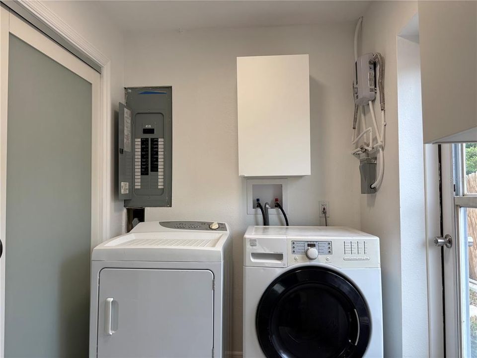 На продажу: $365,000 (3 спален, 2 ванн, 1246 Квадратных фут)