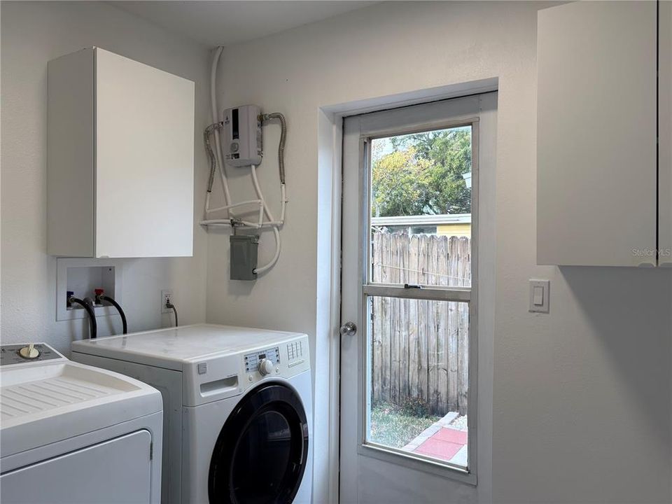 На продажу: $365,000 (3 спален, 2 ванн, 1246 Квадратных фут)