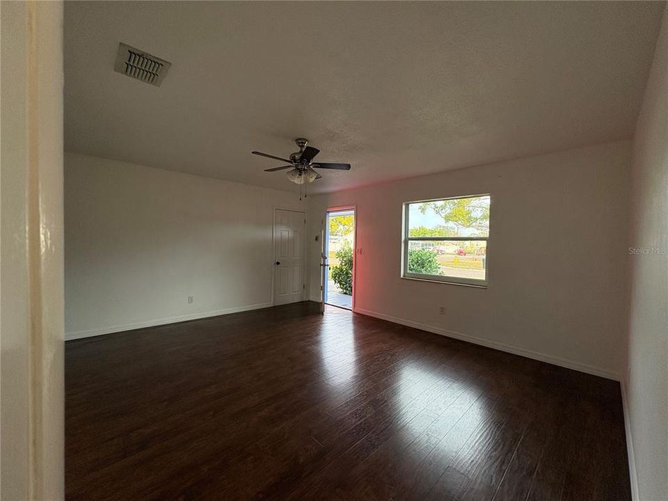 На продажу: $365,000 (3 спален, 2 ванн, 1246 Квадратных фут)