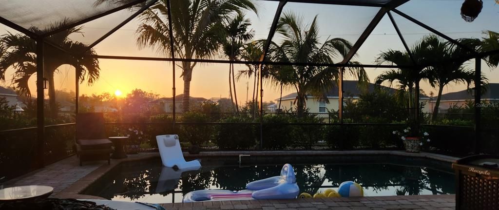 Active With Contract: $390,000 (3 beds, 2 baths, 1888 Square Feet)