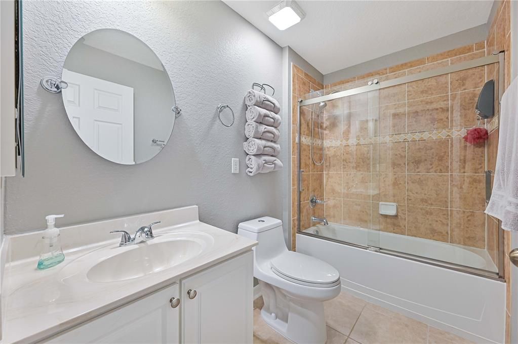 На продажу: $390,000 (3 спален, 2 ванн, 1888 Квадратных фут)