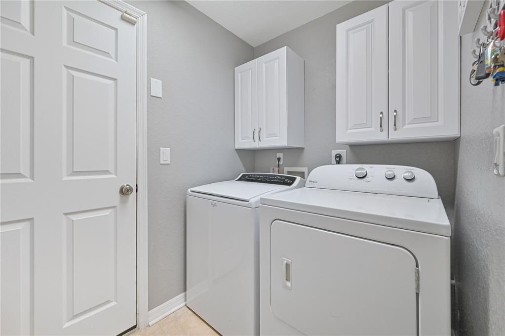 На продажу: $390,000 (3 спален, 2 ванн, 1888 Квадратных фут)