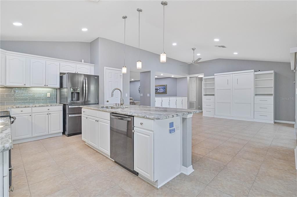 На продажу: $390,000 (3 спален, 2 ванн, 1888 Квадратных фут)